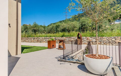 Aura: Jardín, Hormigón, Sombra, Paisajismo, Losa, Entrada De Coches, Pasarela, Yarda, Patio Interior, Camino