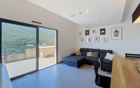 E Follicie: Piso, Diseño De Interiores, Suelo, Techo, Habitación, Mueble, Departamento, Sofá, Sala