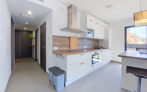 E Follicie: Diseño De Interiores, Piso, Madera, Suelo, Mueble, Techo, Mostrador, Gabinetes, Habitación, Cocina