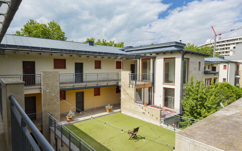 Patti: Barrio Residencial, Casa, Puerta, Departamento, Escalera, Inmuebles, Patio, Yarda, Balcón, Pretil