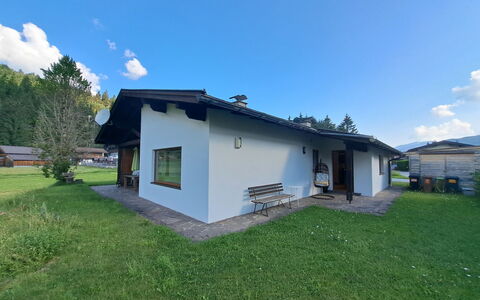 Achenkirch 622: Edificio, Hierba, Casa, Techo, Casa, Cabaña, Arquitectura, Barrio Residencial, Área Rural, El Terreno Del Lote