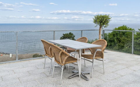 Görel - 250M from the Sea: Mueble, Mueble Para Exteriores, Silla, Mesa Al Aire Libre, Mar, Sombra, Costa, Balcón, Oceano, Cubierta