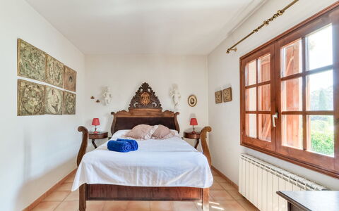 Quietud: Mueble, Cama, Diseño De Interiores, Habitación, Pared, Madera, Piso, Techo, Sábana, Suelo