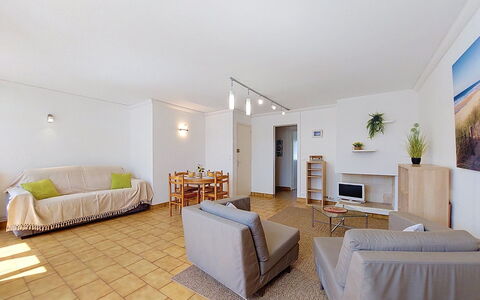 Metadier: Mueble, Piso, Diseño De Interiores, Suelo, Techo, Sofá, Madera, Habitación, Suelos De Madera, Sala