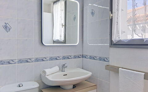 Les Dunes: Arreglo De Tubería, Lavabo, Lavabo Del Baño, Baño, Grifo, Plomería, Loseta, Porcelana, Cerámico, Espejo