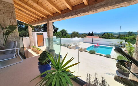 Villa Mm Stankovci: Diseño De Interiores, Mueble, Madera, Piso, Techo, Suelo, Habitación, Encendiendo, Departamento, Mesa