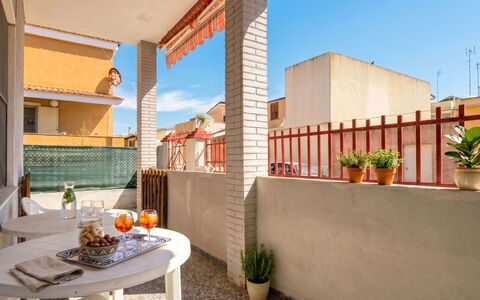 Vela Latina: Diseño De Interiores, Mueble, Madera, Piso, Techo, Suelo, Habitación, Encendiendo, Departamento, Mesa