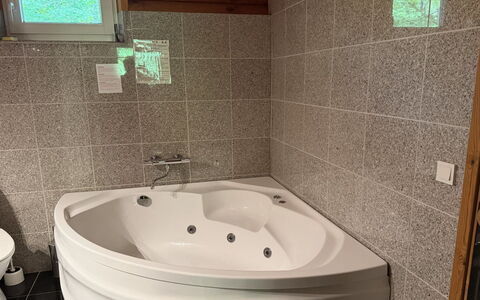 Unelma - from the Sea: Arreglo De Tubería, Bañera, Piso, Baño, Suelo, Diseño De Interiores, Plomería, Grifo, Habitación