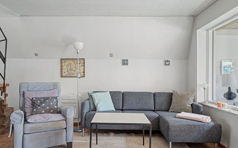 Rosalie - 150M from the Sea: Mueble, Diseño De Interiores, Piso, Pared, Sofá, Suelo, Madera, Departamento, Sala, Techo
