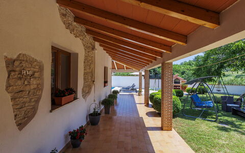 Nevenka: Cordillera, Balcón, Pueblo De Montaña