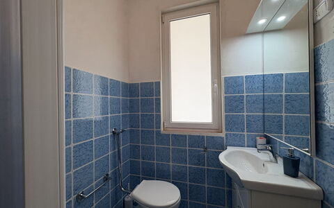 Casale Nardi: Baño, Arreglo De Tubería, Pared, Asiento Del Baño, Baño, Piso, Suelo, Plomería, Diseño De Interiores, Lavabo