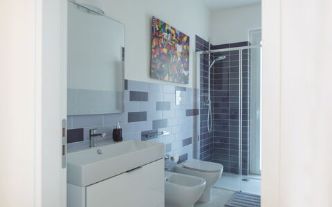 A Casa di Gio: Piso, Pared, Suelo, Diseño De Interiores, Arreglo De Tubería, Baño, Loseta, Plomería, Material Compuesto, Baño