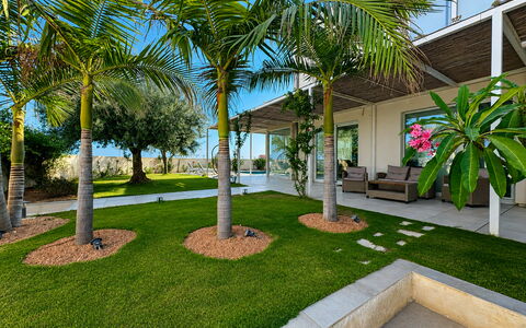 A Casa di Gio: Árbol, Jardín, Arbusto, Barrio Residencial, Recurso, Sombra, El Terreno Del Lote, Eco Hotel, Casa