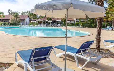 Allée des Dunes: Piscina, Mueble Para Exteriores, Recurso, Paraguas, Mueble, Sunlounger, Silla, Ocio, Eco Hotel, Hotel