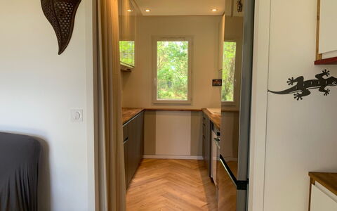 Allée des Dunes: Piso, Diseño De Interiores, Madera, Suelo, Mostrador, Techo, Mueble, Encendiendo, Habitación, Cocina