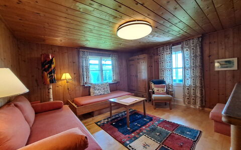 Grafenast: Diseño De Interiores, Techo, Piso, Suelo, Habitación, Manchas De Madera, Madera Dura, Marco, Suelos De Madera, Sala