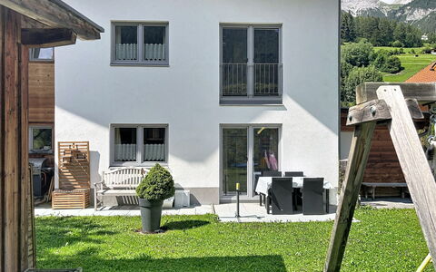 Pettneu am Arlberg 662: Casa, Casa, Barrio Residencial, Cabaña, Techo, Porche, Balcón, Inmuebles, Jardín, Yarda