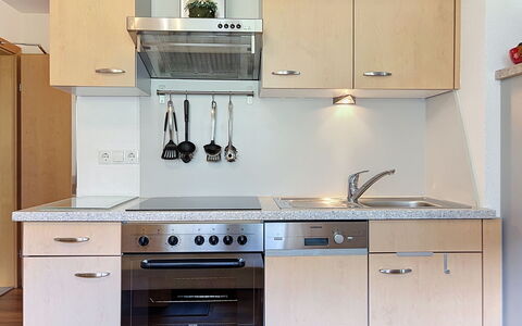 Pettneu am Arlberg 662: Aparato De Cocina, Cocina, Gabinetes, Mostrador, Electrodoméstico, Mueble, Electrodoméstico, Estufa De Cocina, Madera, Estufa