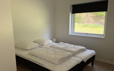 Adisl - 800M from the Sea: Madera, Habitación, Suelo, Cama, Piso, Marco De La Cama, Lecho, Sábana, Colchón, Madera Dura