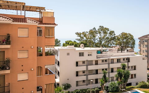 Las Naciones: Edificio, Tiempo De Día, Pared, Barrio Residencial, Ventana, Departamento, Ciudad, Fachada, Arquitectura, Casa