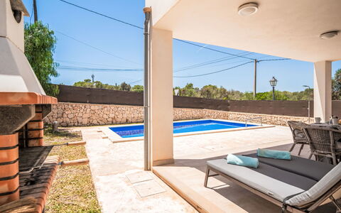 Garlanda: Piscina, Piso, Suelo, Material Compuesto, Sombra, Recurso, Eco Hotel, Inmuebles, Mueble Para Exteriores, Losa