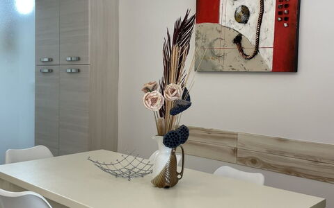 Volme: Mueble, Diseño De Interiores, Piso, Suelo, Pared, Silla, Mesa, Madera, Cocina Y Comedor Mesa, Comedor
