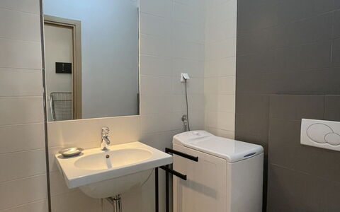 Volme: Baño, Arreglo De Tubería, Piso, Diseño De Interiores, Lavabo Del Baño, Suelo, Pared, Lavabo, Asiento Del Baño, Baño