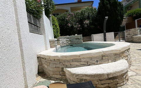 Volme: Mueble Para Exteriores, Sombra, Jardín, Hormigón, Losa, Paisajismo, Patio Interior, Yarda, Planta De Casa, Patio