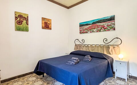 Enrico: Suelo, Piso, Diseño De Interiores, Habitación, Habitación, Cama, Marco, Manchas De Madera, Linos, Sábana