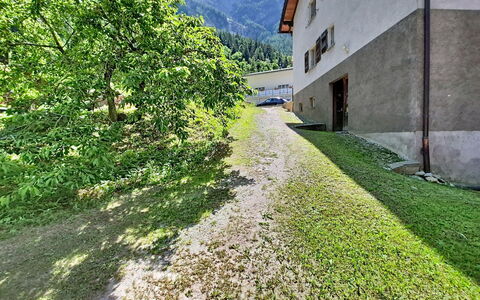 Jägerheim: Mueble, Diseño De Interiores, Silla, Mueble Para Exteriores, Material Natural, Sombra, Mesa Al Aire Libre, Diseño, Restaurante, Cocina Y Comedor Mesa