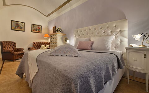 Dalia: Mueble, Diseño De Interiores, Silla, Mueble Para Exteriores, Material Natural, Sombra, Mesa Al Aire Libre, Diseño, Restaurante, Cocina Y Comedor Mesa