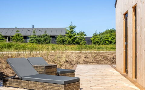 Indra - 800M from the Sea: Mueble, Diseño De Interiores, Silla, Mueble Para Exteriores, Material Natural, Sombra, Mesa Al Aire Libre, Diseño, Restaurante, Cocina Y Comedor Mesa