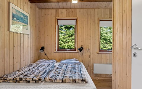 Christiern - 600M from the Sea: Madera, Habitación, Suelo, Piso, Cama, Diseño De Interiores, Casa, Madera Dura, Manchas De Madera, Sábana
