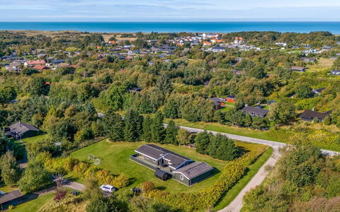 Christiern - 600M from the Sea: Verde, Vista Panorámica, Barrio Residencial, Paisaje, Fotografía Aérea, Llanura, El Terreno Del Lote, Casa, Suburbio, Inmuebles