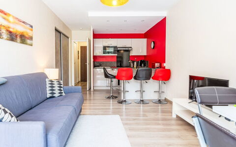 Annabel: Mueble, Diseño De Interiores, Silla, Mueble Para Exteriores, Material Natural, Sombra, Mesa Al Aire Libre, Diseño, Restaurante, Cocina Y Comedor Mesa