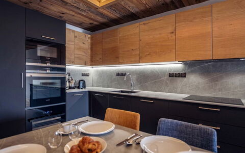 La Rosière 620: Cocina, Mostrador, Madera, Piso, Diseño De Interiores, Techo, Aparato De Cocina, Gabinetes, Suelo, Electrodoméstico