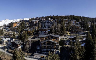 La Rosière 620: Árbol, Edificio, Nieve, Arquitectura, Paisaje, Invierno, Casa, Casa, Hill Station, Pendiente
