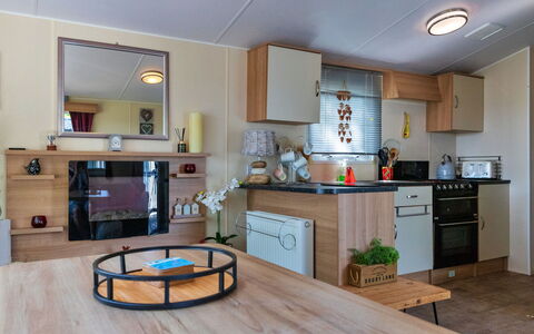 Seascape: Madera, Mueble, Diseño De Interiores, Piso, Suelo, Mostrador, Cocina, Gabinetes, Habitación, Manchas De Madera