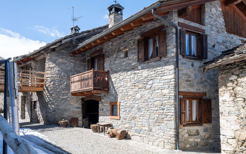 Les Combes 6: Casa, Techo, Puerta, Cabaña, Casa, Asentamientos Humanos, Pared De Piedra, Pueblo, Pueblo De Montaña