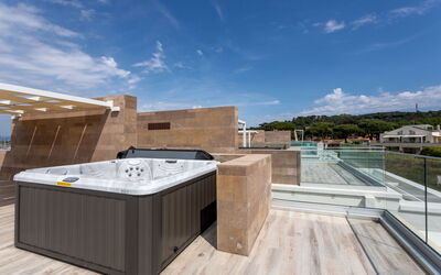 Porto di Luce Luxury, Jacuzzi and Seaview