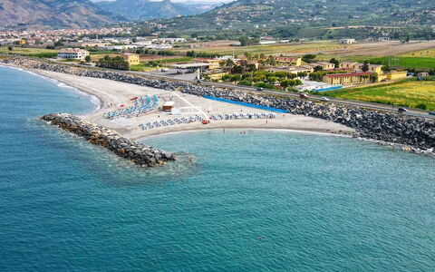 Baia di Tempsa Beach and Sea: Cuerpo De Agua, Costa, Playa, Costeras Y Los Accidentes Geográficos Oceánico, Apuntalar, Mar, Atracción Turística, Oceano, Bahía, Zona Tropical
