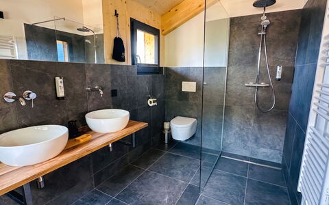 02 Nth051 18B Sup Chalet mit Sauna und Hot Tub 2 e: Piso, Arreglo De Tubería, Suelo, Baño, Diseño De Interiores, Lavabo Del Baño, Lavabo, Plomería, Grifo, Loseta