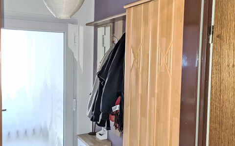 Workbase Nidderau: Piso, Madera, Suelo, Diseño De Interiores, Suelos De Madera, Mueble, Puerta, Alacena, Habitación, Manchas De Madera