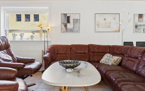 Tanja - 1.5Km from the Sea: Mueble, Sofá, Diseño De Interiores, Madera, Piso, Suelo, Sala, Casa, Encendiendo, Habitación