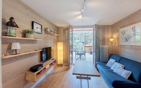 Beau Séjour: Piso, Madera, Diseño De Interiores, Suelo, Techo, Suelos De Madera, Mueble, Habitación, Sala, Madera Dura