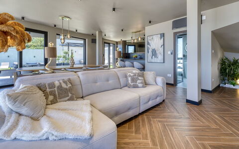 Black Imperium: Mueble, Diseño De Interiores, Piso, Sofá, Suelo, Techo, Madera, Sala, Suelos De Madera, Habitación