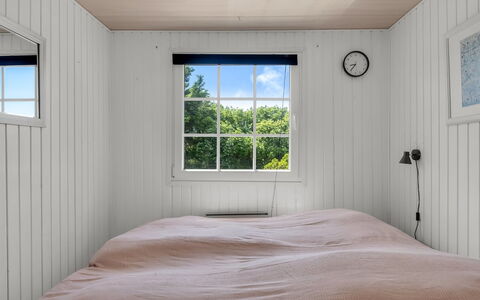 Isabel - 650M from the Sea: Madera, Habitación, Piso, Suelo, Diseño De Interiores, Sábana, Techo, Cama, Lecho, Linos