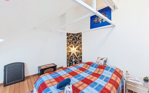 Le Bourg Tressé: Diseño De Interiores, Habitación, Mueble, Cama, Madera, Lecho, Sábana, Piso, Suelo, Habitación