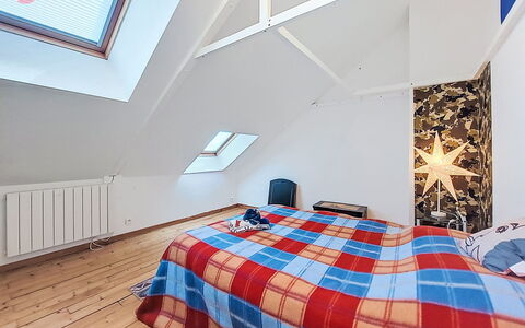 Le Bourg Tressé: Mueble, Habitación, Diseño De Interiores, Madera, Cama, Techo, Suelo, Piso, Habitación, Lecho