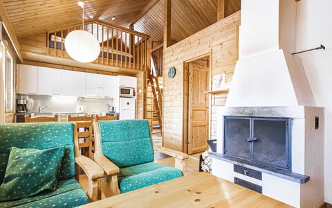 Naavarinne: Madera, Casa, Casa, Techo, Cabaña, Cuarto De Troncos, Madera Dura, Habitación, Desván, Manchas De Madera